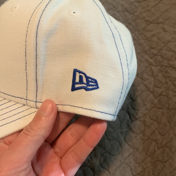 Cubs hat - Picture 2 of 4